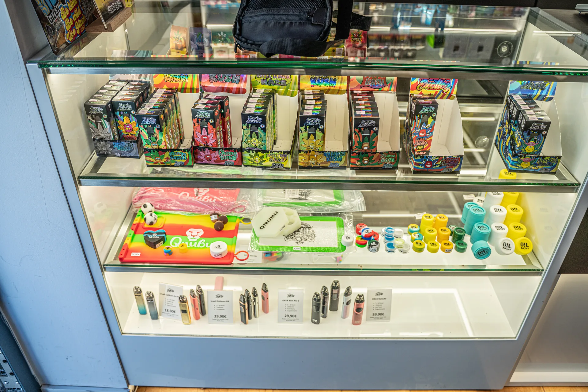 Vitrine: Feuerzeuge & Dab-Zubehör — The Jungle Headshop