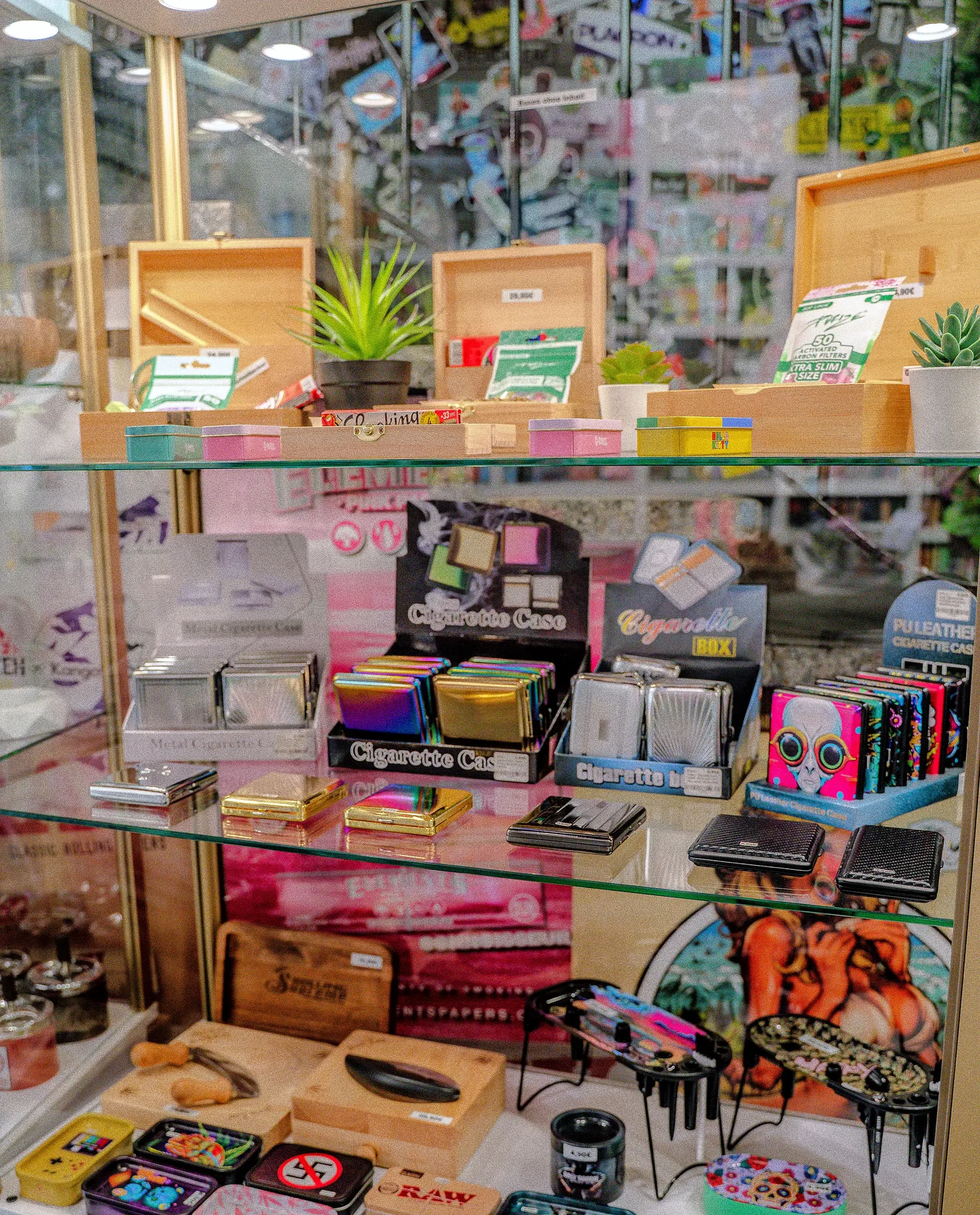 Cases & Rolling Trays — The Jungle Headshop